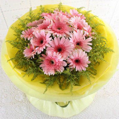 16 pinke Gerbera von Flowers-deluxe auf blumen.de
