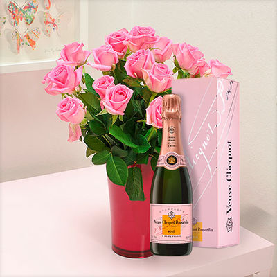 20 rosafarbene Rosen mit Veuve Clicquot Rosé (0,375 l) von Blume2000.de auf blumen.de
