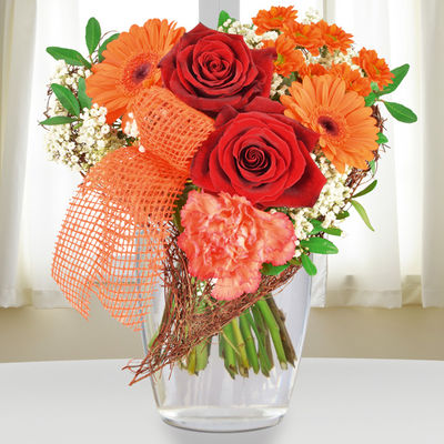 Blumenstrauß Von Herzen für Dich von Bluvesa auf blumen.de