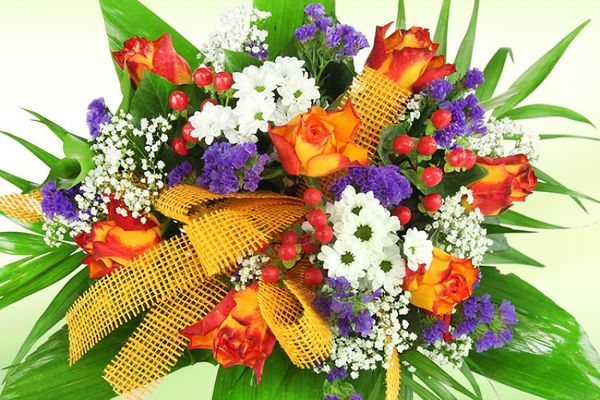 Bunter Sommerstrauß von Rosenbote.de auf blumen.de