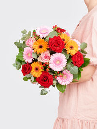 Liebste Grüße von Fleurop auf blumen.de