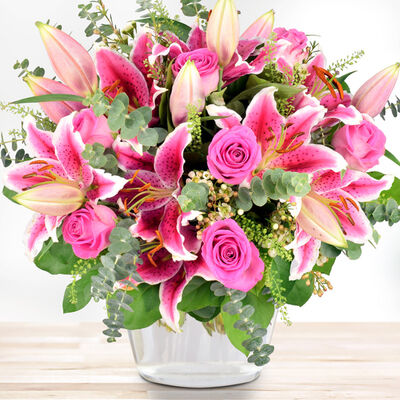 Premiumstrauß Lilientraum von Bluvesa auf blumen.de