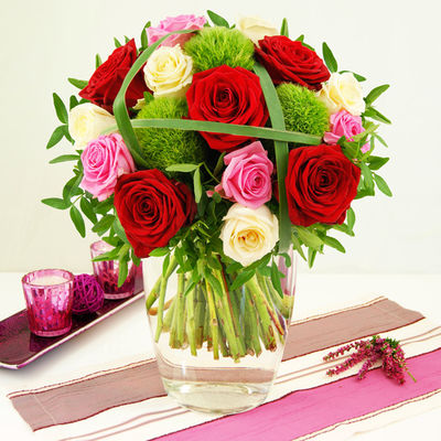 Premiumstrauß Rosen von Bluvesa auf blumen.de