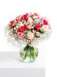 Rosen und Alstromeria von Fleurop auf blumen.de