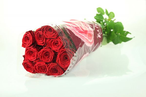 Rote Rosen im Bund von Rosenbote.de auf blumen.de