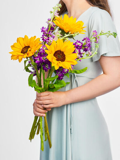 Sonnenblumen und Levkojen von Fleurop auf blumen.de