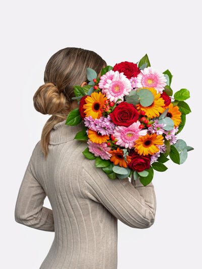 Strauß mit Gerbera und Rosen von Fleurop auf blumen.de