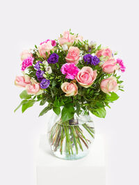 Strauß mit Rosen und Nelken von Fleurop auf blumen.de