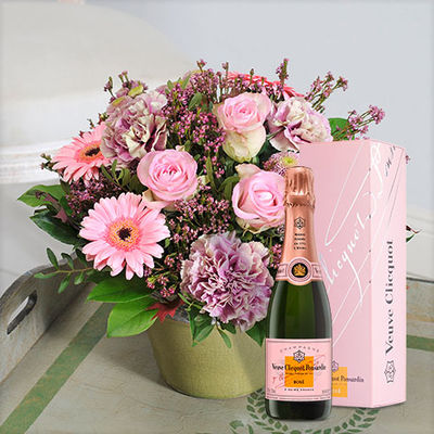 Gratulation mit Veuve Clicquot Rosé  von Blume2000.de auf blumen.de