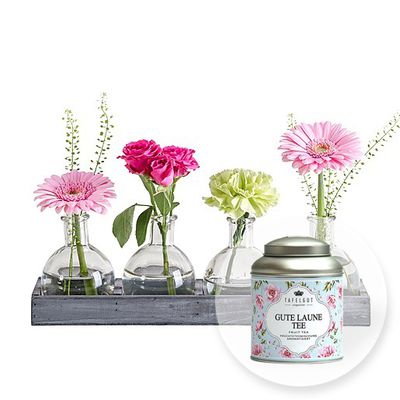 Vasen-Set mit Schnittblumen-Arrangement und Gute Laune Tee von Valentins auf blumen.de