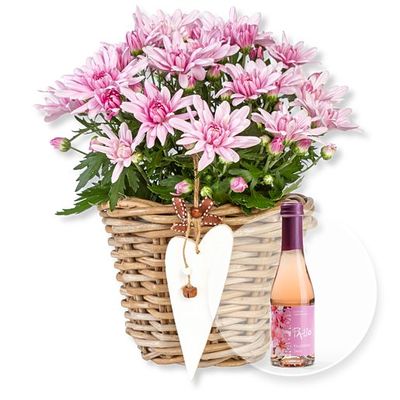 Violette Chrysanthemen im Korb  von Valentins auf blumen.de